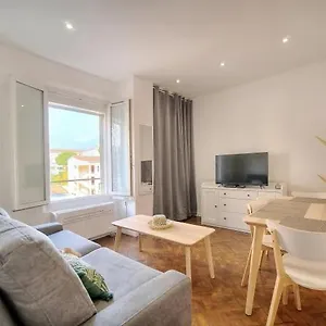 Loena Centre: Renovated 2-room Near Croisette Cannes